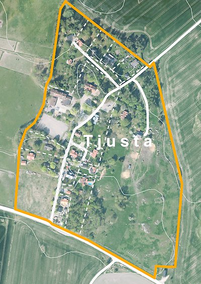 Karta över Tjusta med gul markering runt området