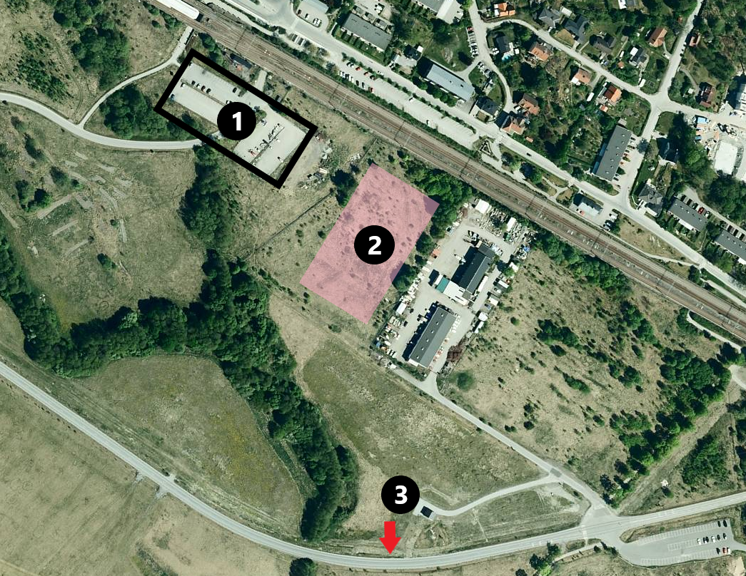 Karta med Figur 1: Dagens tillfälliga parkeringsplats. Figur 2: Kommande tillfälliga parkeringsplats. Figur 3: Ungefärlig placering på ny infart till parkeringen.